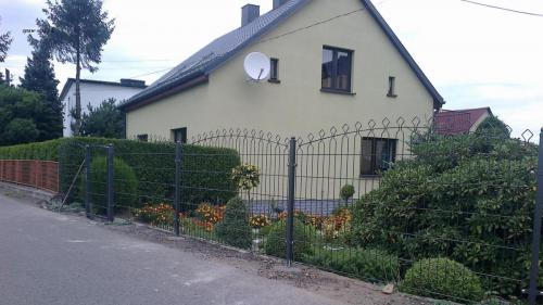 200